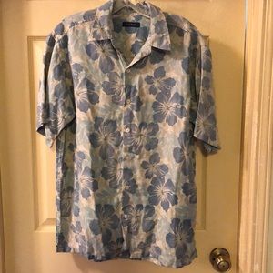 Men’s flowered Club Room short sleeve shirt